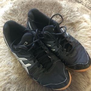 8.5 ASICS Gel volleyball shoes